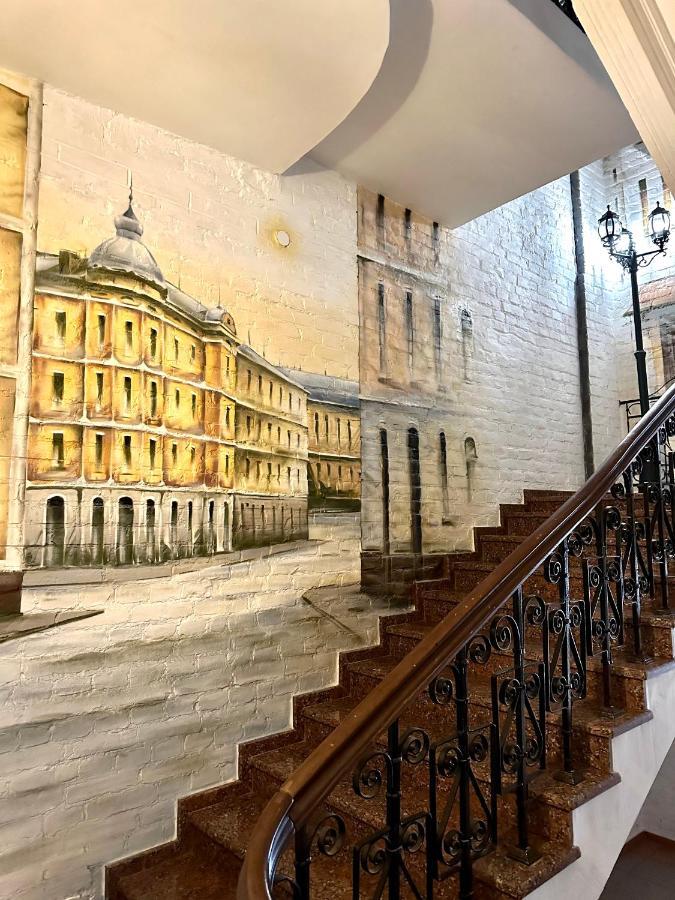Apartments In The City Center, Near A Theatre, Zlata Plaza 罗夫诺 外观 照片