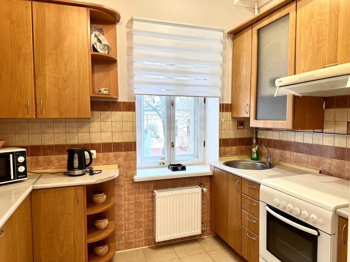 Apartments In The City Center, Near A Theatre, Zlata Plaza 罗夫诺 外观 照片